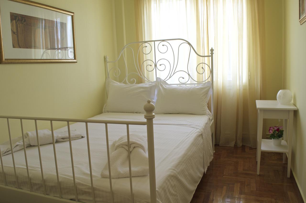Meros - Athenian Residencies Bagian luar foto